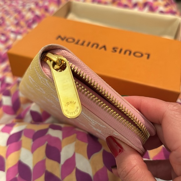 Authentic LOUIS VUITTON Zippy wallet LV by the Pool canvas Pink Yellow - Picture 6 of 16